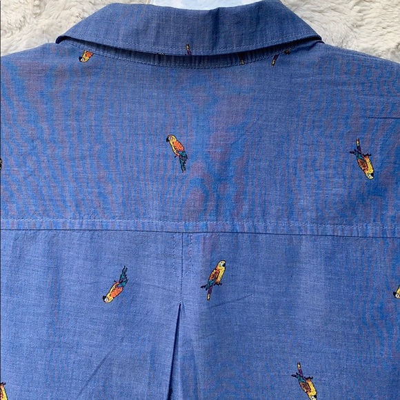 EUC Old Navy Parrot Print Chambray ButtonDown XL - Picture 9 of 11